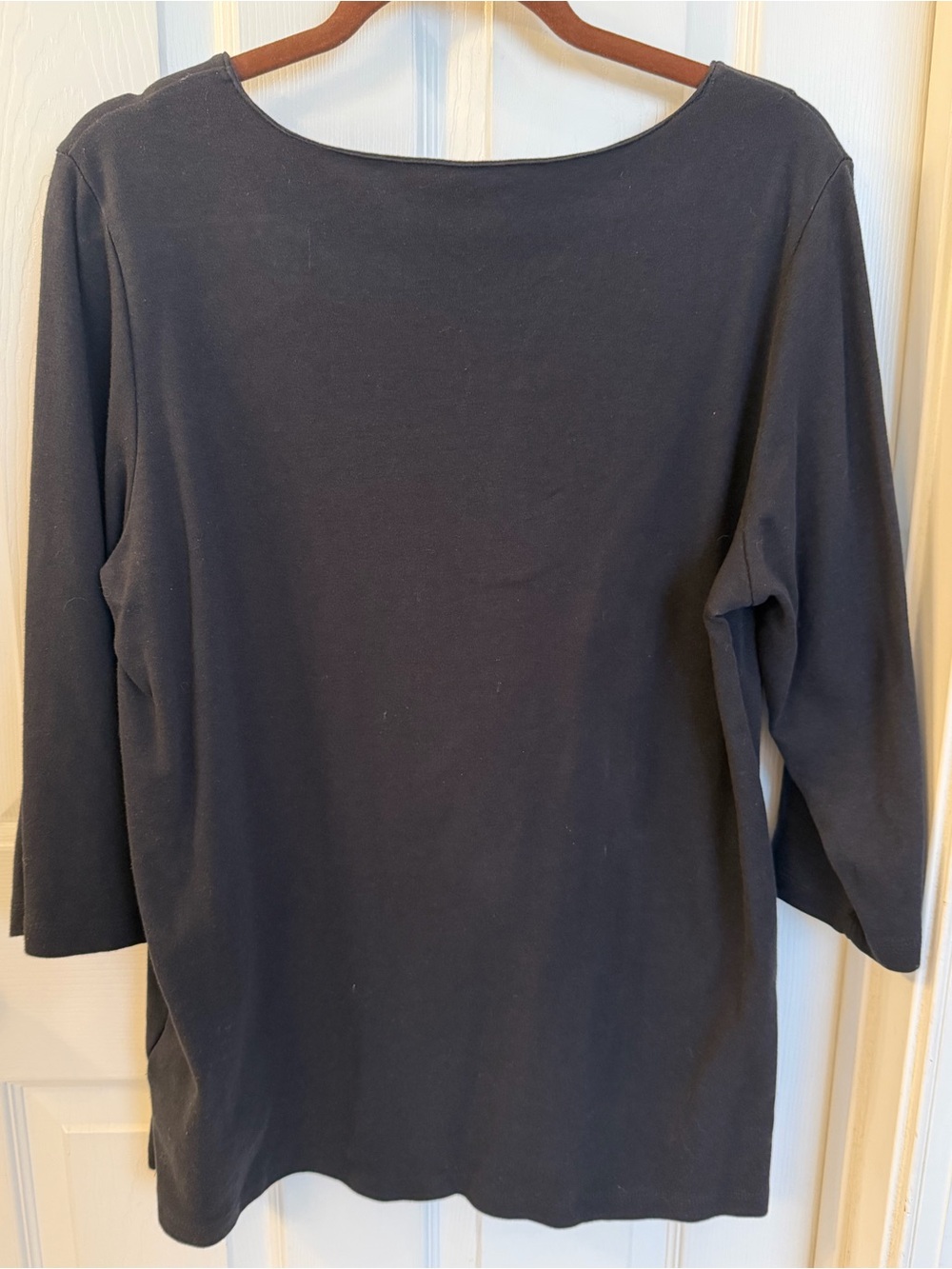 Quacker Factory Black Tunic top featuring white coral embroidery Sz Lg - Picture 5 of 5